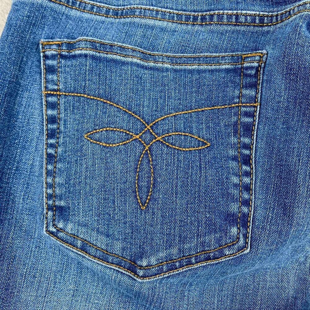 Chaps Womens Capri Jeans Size 8 Blue Denim Classic Fit Cotton Blend Straight Leg - Picture 6 of 15